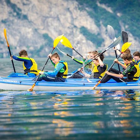 Appartamenti Vasco Renna Surf Center Torbole Sul Garda Exterior foto