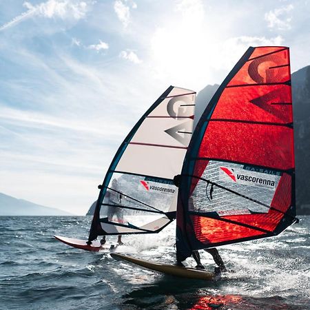 Appartamenti Vasco Renna Surf Center Torbole Sul Garda Exterior foto